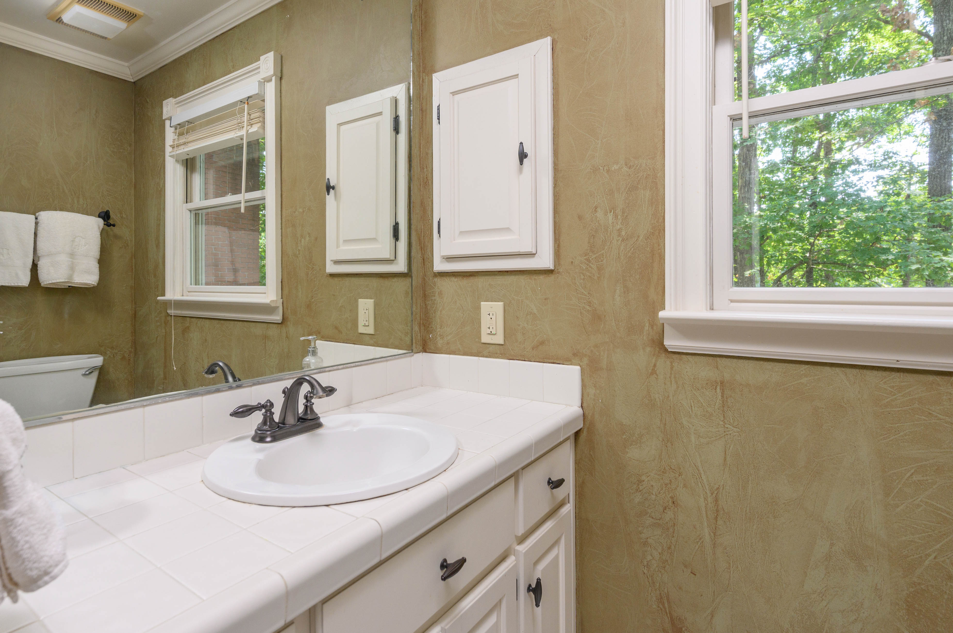 1051 Maddux Lane image 31